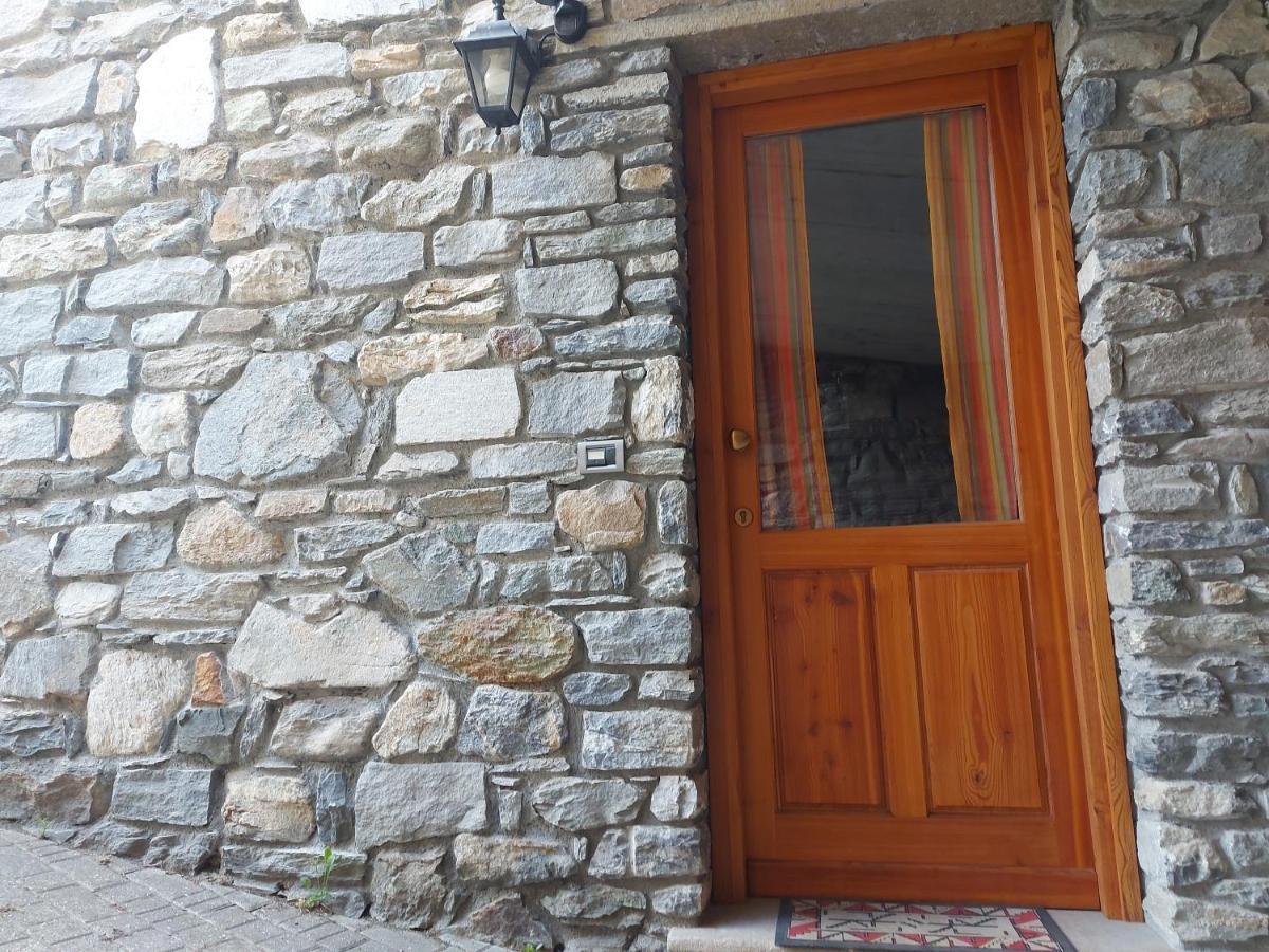La Taverna Alloggio Ad Uso Turistico - Vda -Sarre - Cir- 0073 Аоста Екстериор снимка